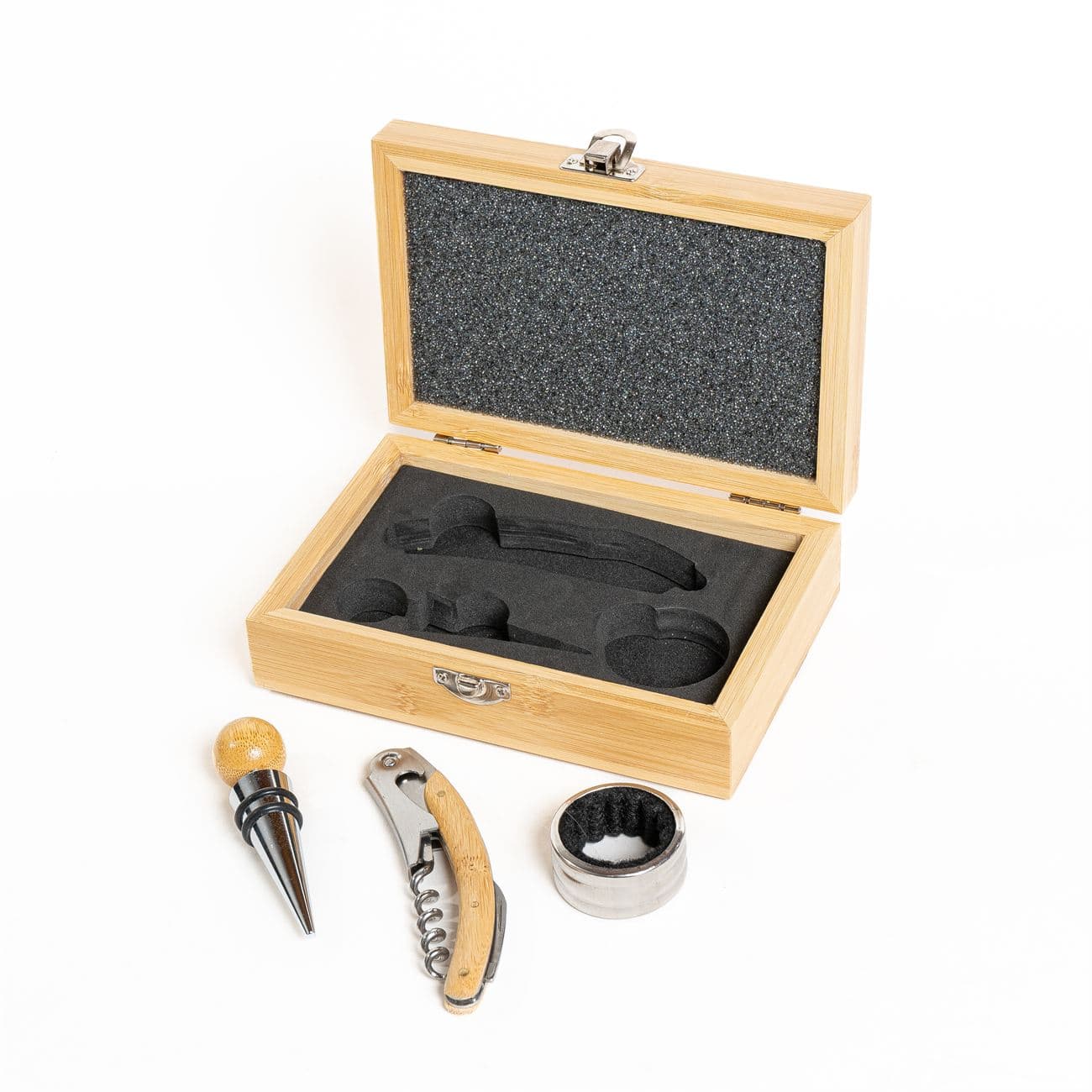 Set de vino de tres piezas en caja de madera